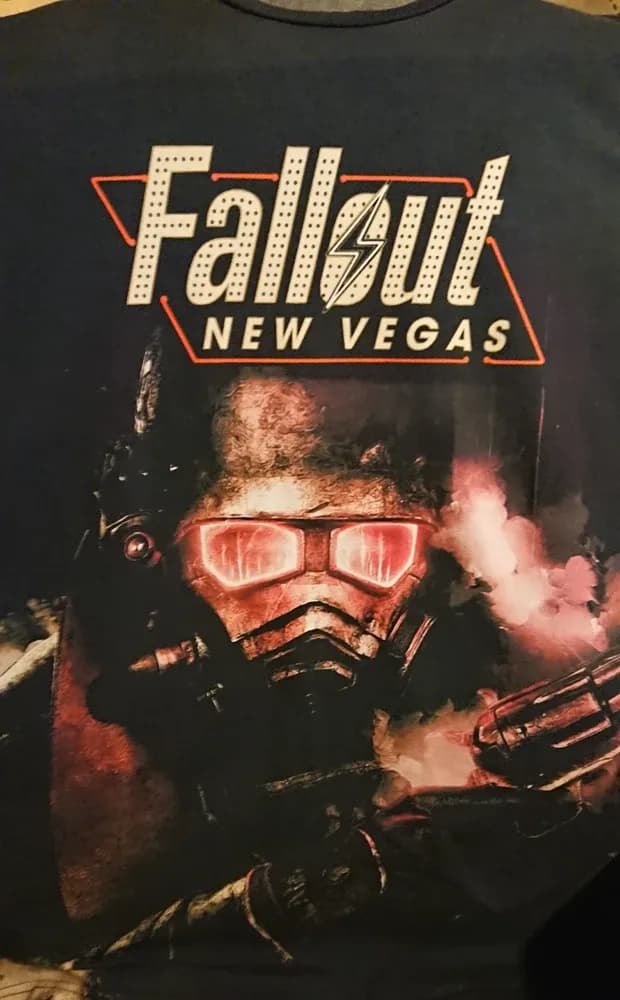 Фото-отзыв покупателя — Женская базовая футболка с принтом «Fallout — Фаллаут Нью Вегас», Lacotton