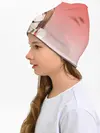 Детская шапка / девушка ищет кадр измеряет