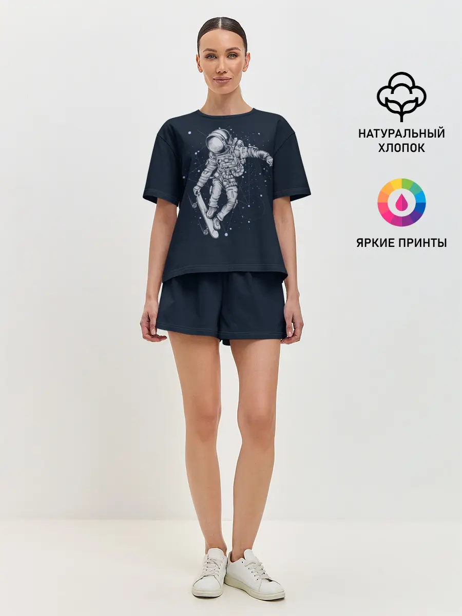 Женская пижама с шортами / Космонавт на скейте