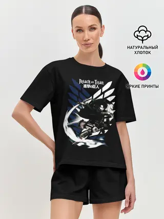 Женская пижама с шортами / Леви Акерман на фоне герба