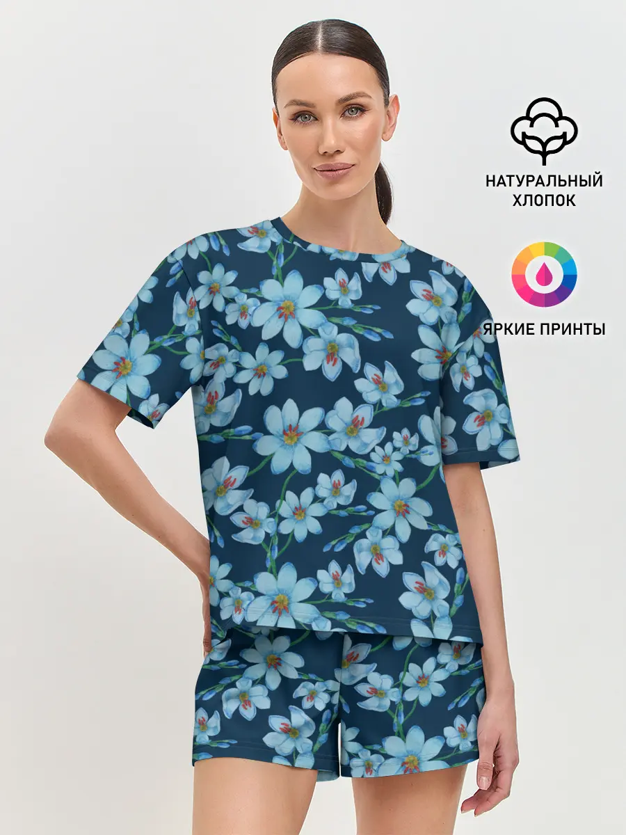 Женская пижама с шортами / Иксии не темно синем фоне