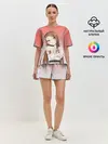 Женская пижама с шортами / девушка ищет кадр измеряет