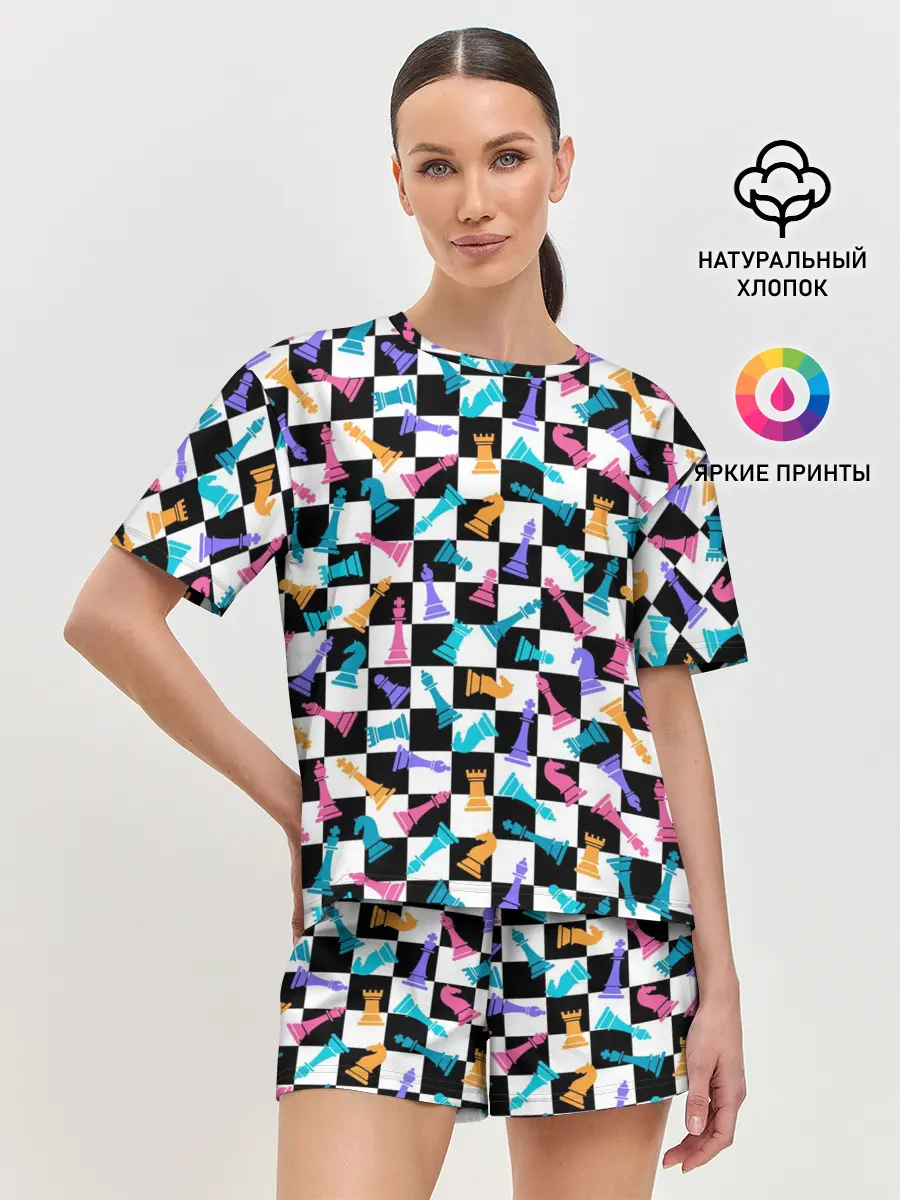 Женская пижама с шортами / Разноцветные Шахматные Фигуры