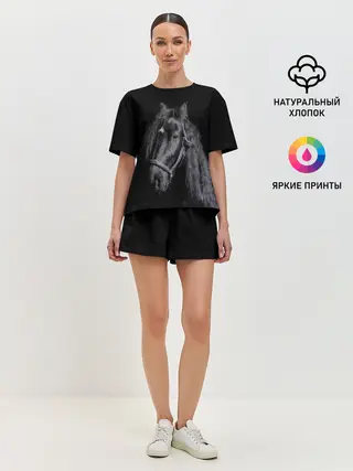 Женская пижама с шортами / Лошадь на черном фоне