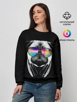 Женский свитшот / Мопс в наушниках