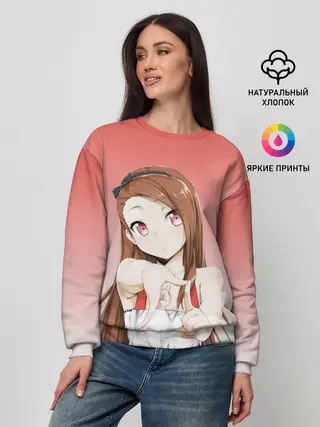 Женский свитшот / девушка ищет кадр измеряет