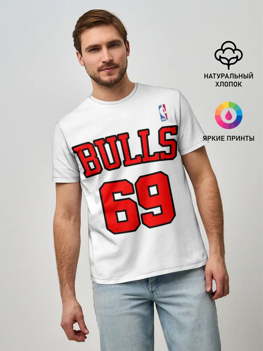 Мужская базовая футболка / Баскетболисты из клипа OLALA