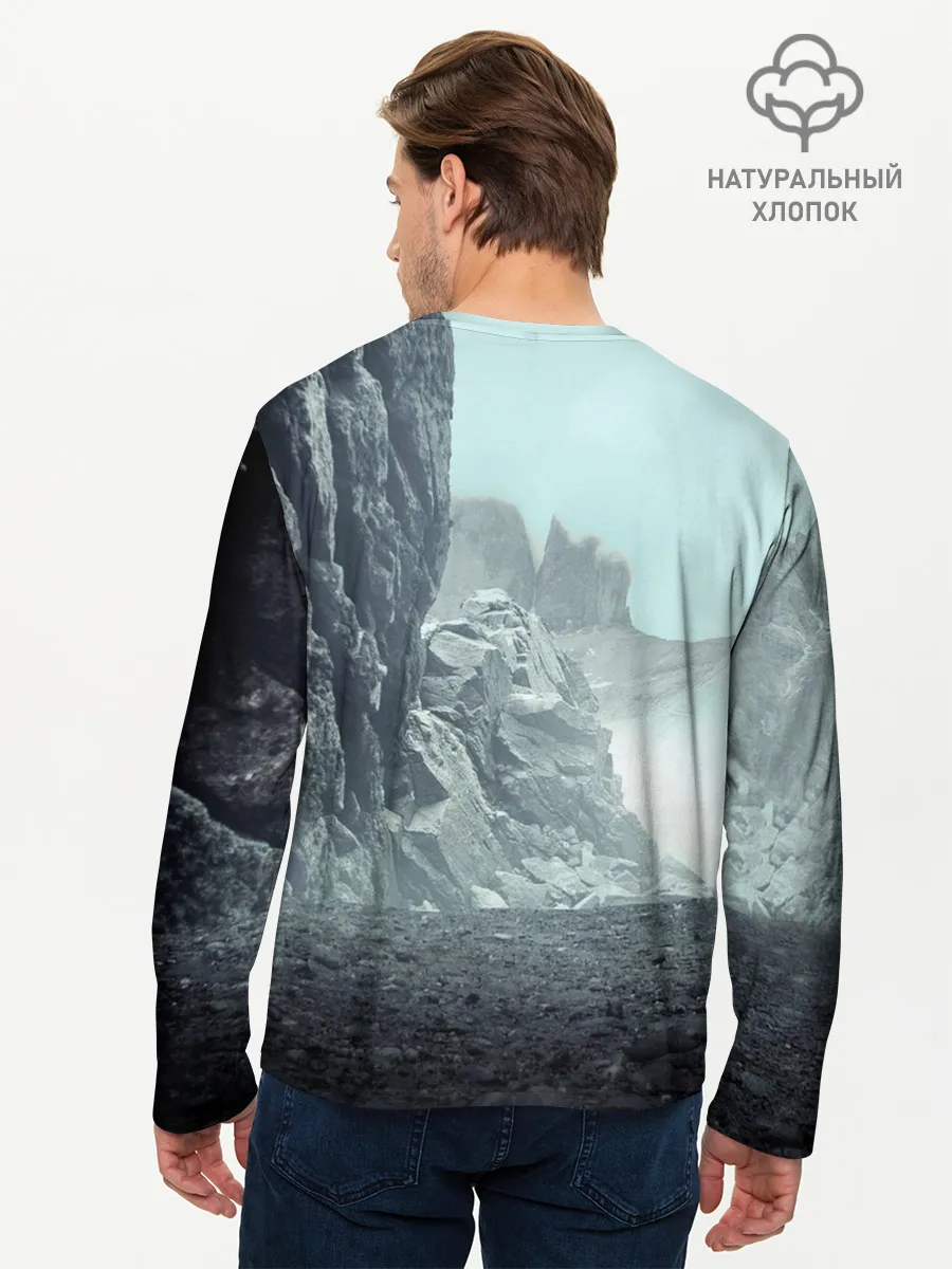 Мужской лонгслив базовый / Волк в горах