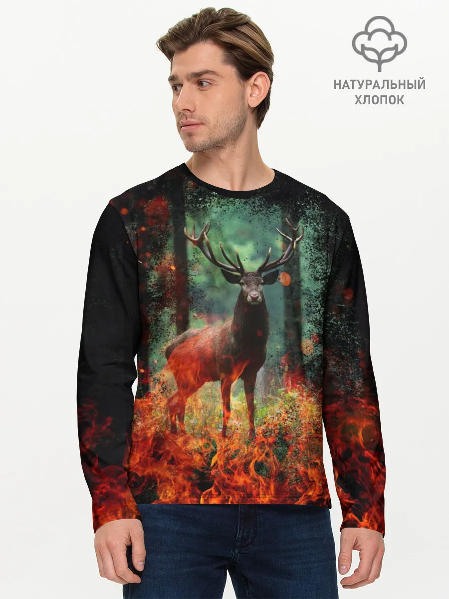 Мужской лонгслив базовый / Олень в горящем лесу Сибири