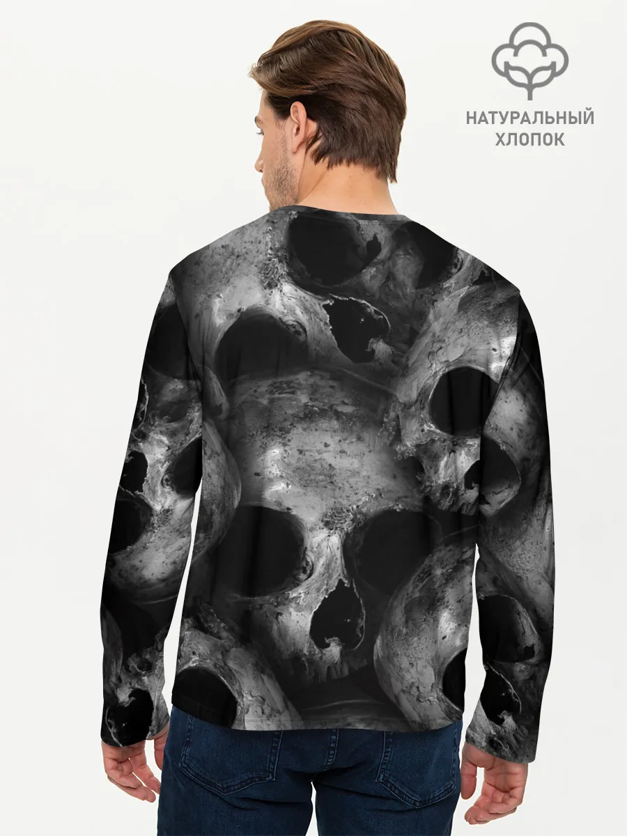 Мужской лонгслив базовый / Груда черепов