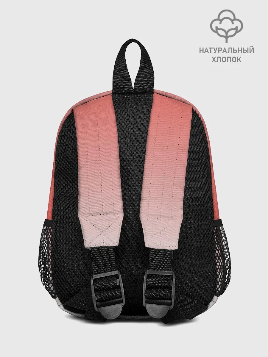 Рюкзак детский / девушка ищет кадр измеряет