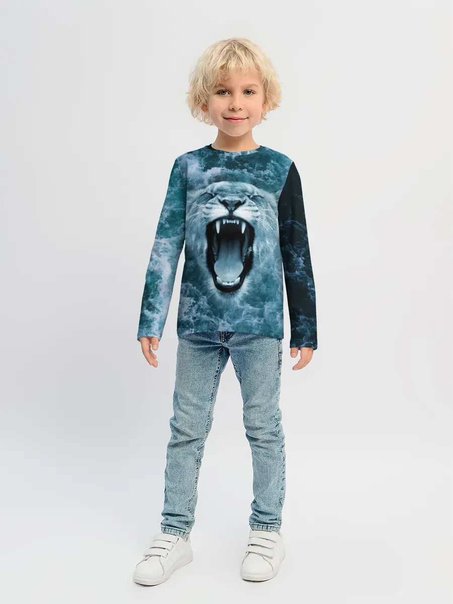 Детский лонгслив / Львица в бушующих волнах