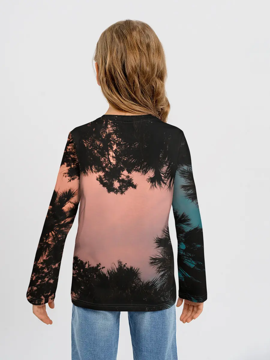 Детский лонгслив / Пальмы вид снизу закат