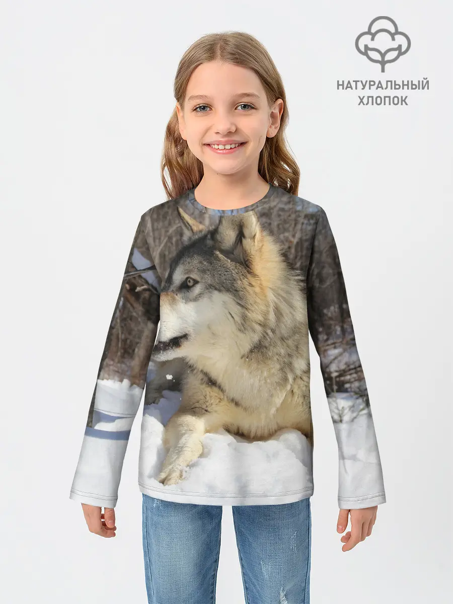 Детский лонгслив / Волк лежит на снегу