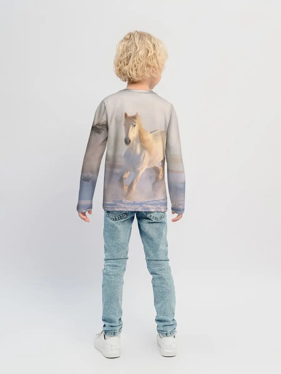 Детский лонгслив / Белая лошадь на снегу