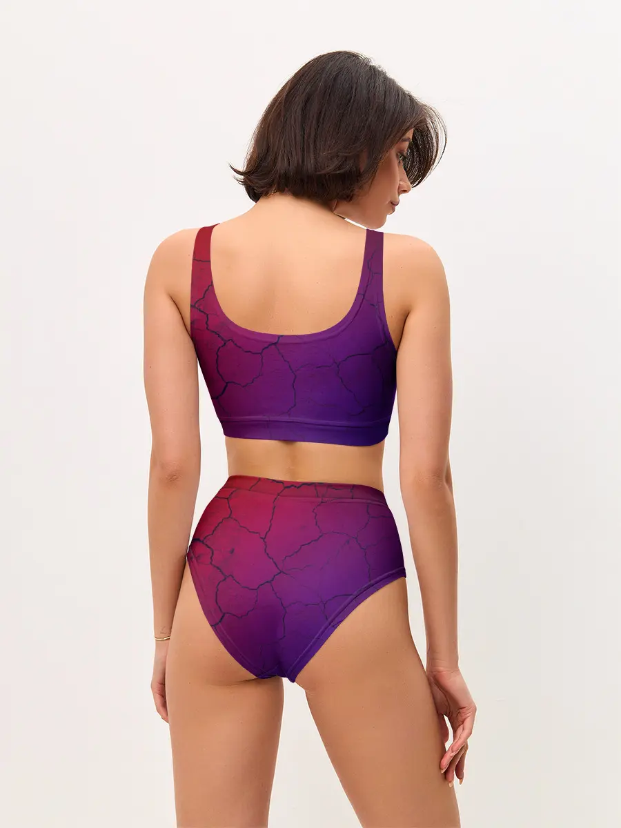 Женские топ и трусы / Трещины