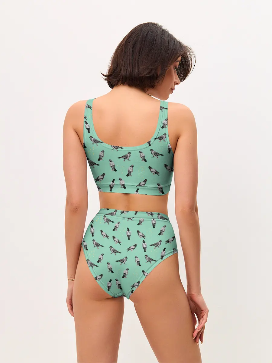 Женские топ и трусы / Голуби на зеленом