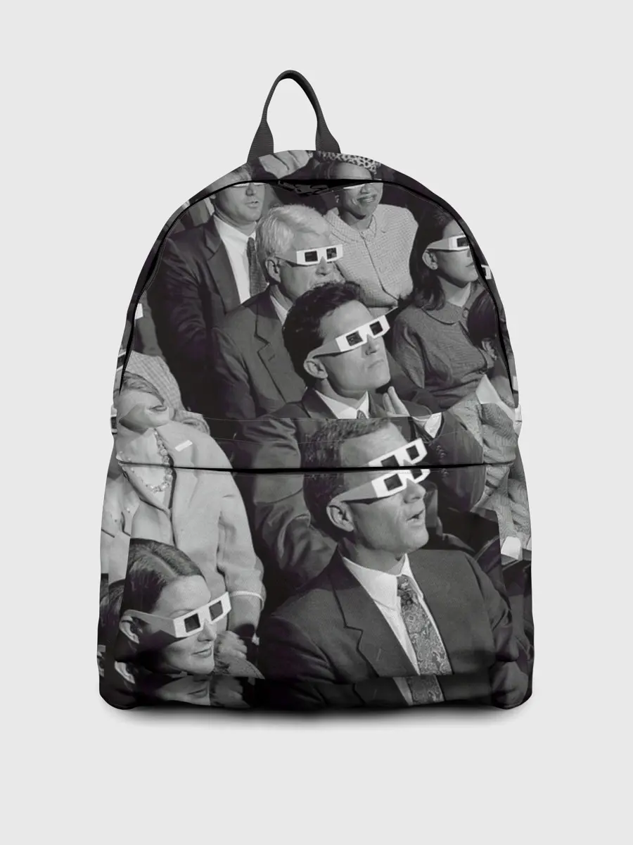 Рюкзак джинсовый / Люди смотрят фильм в 3d очках