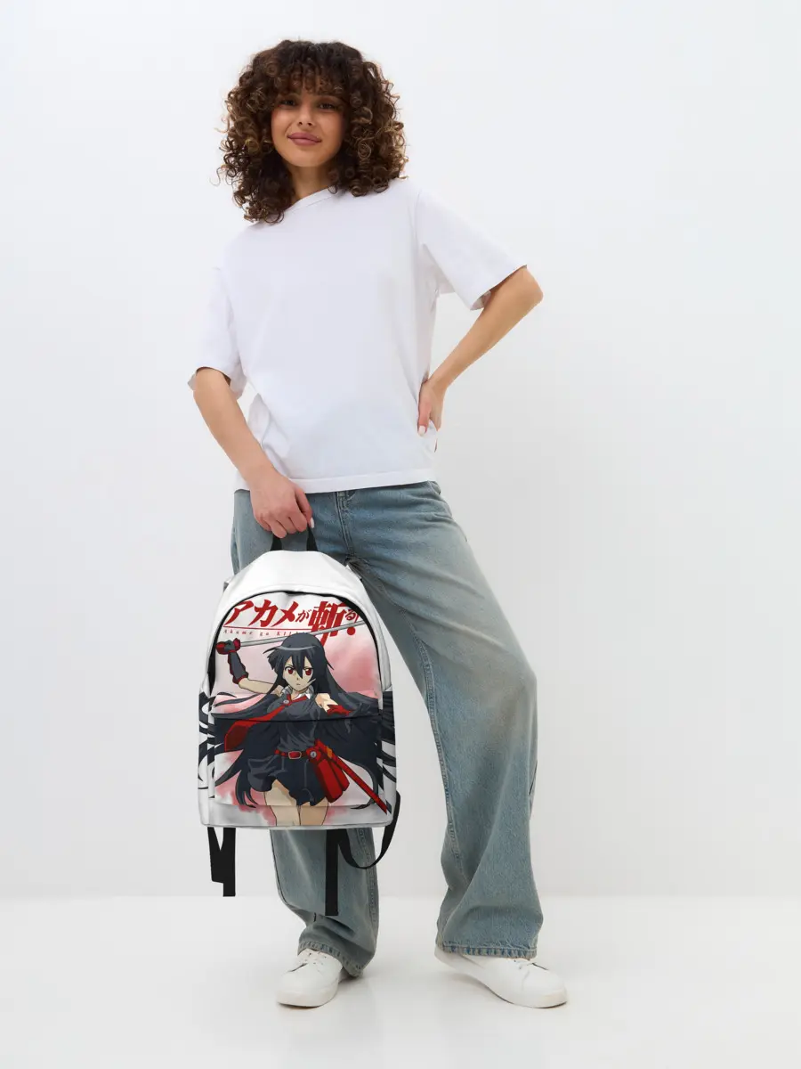 Рюкзак джинсовый / Акаме атакует на белом фоне