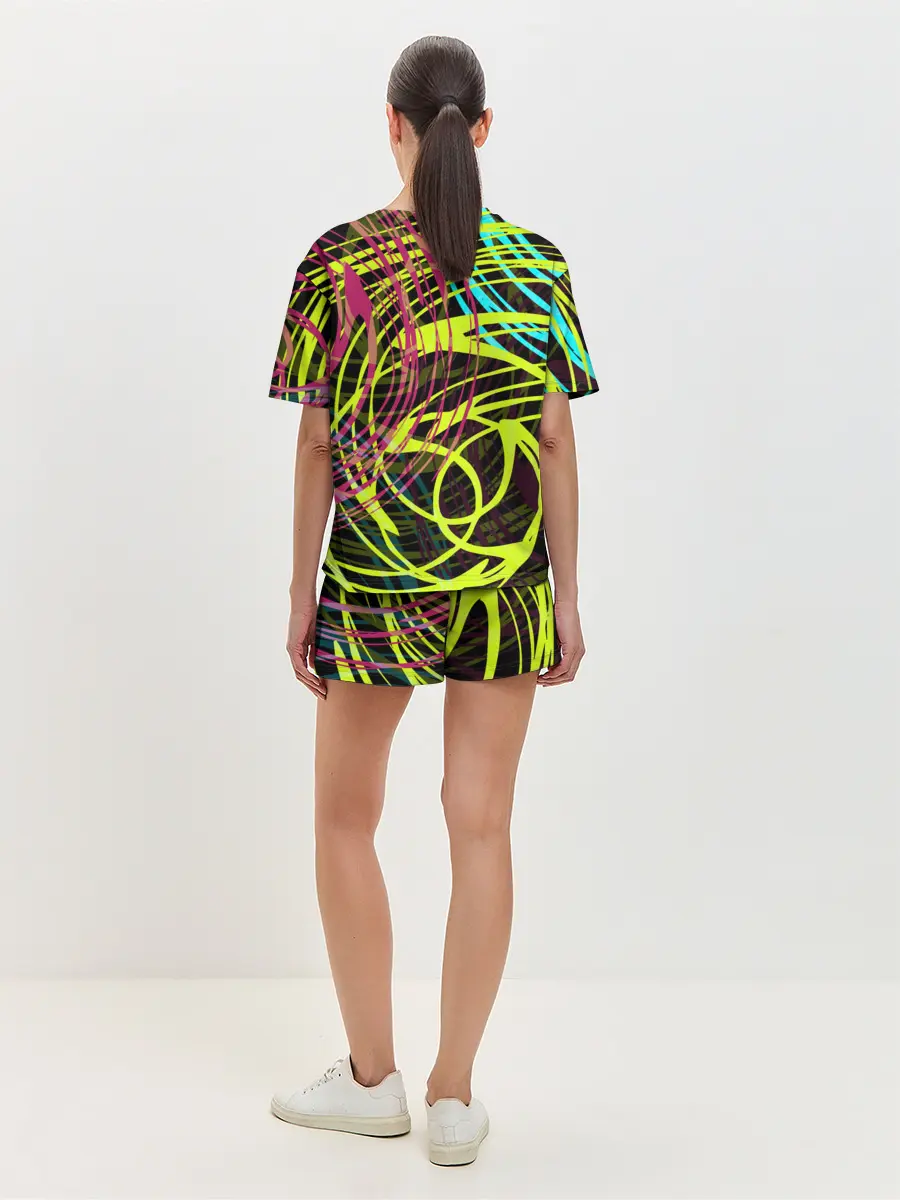 Женская пижама с шортами / Разноцветные спирали