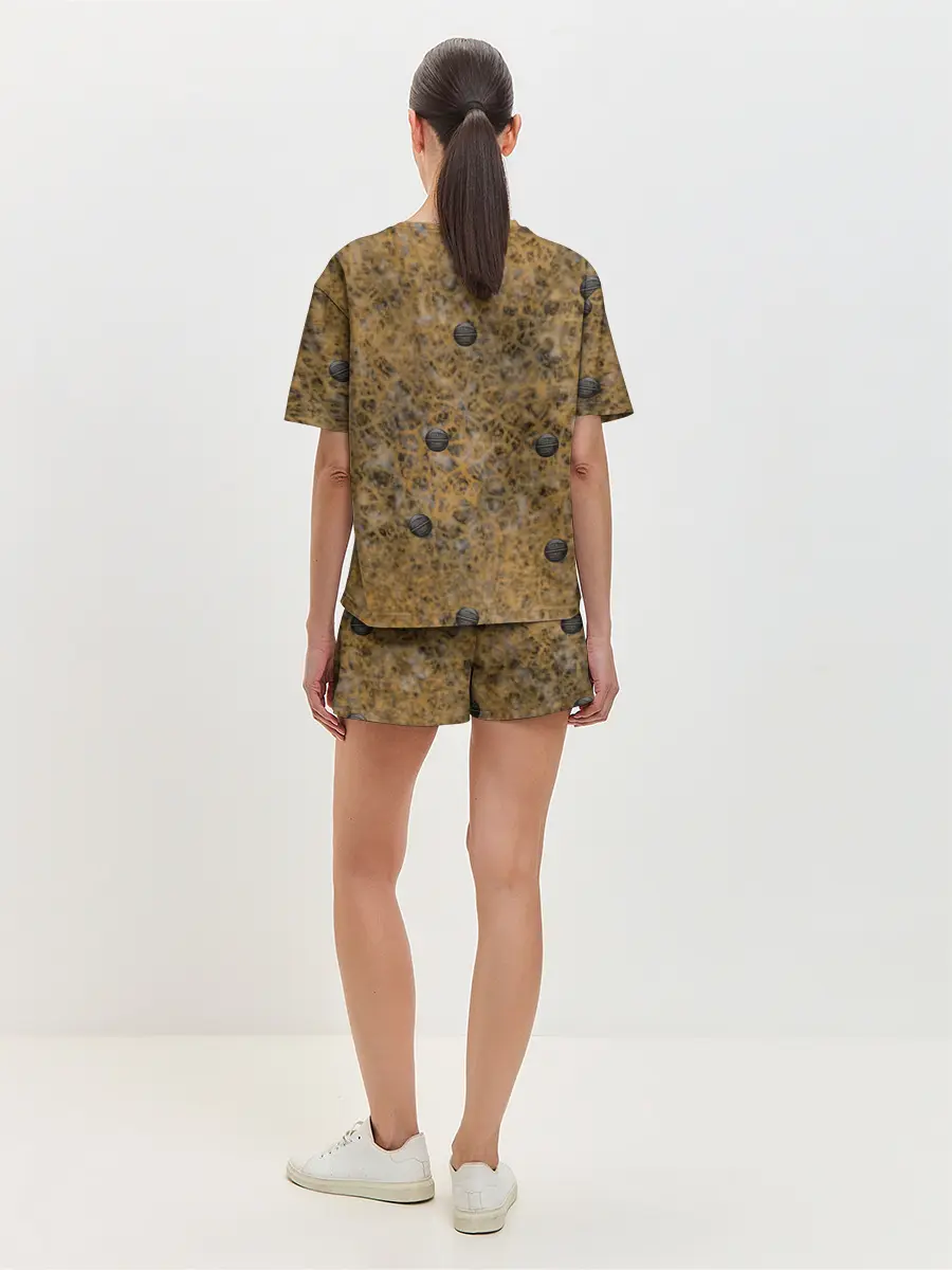 Женская пижама с шортами / Damiano David. Фотосессия с мячом