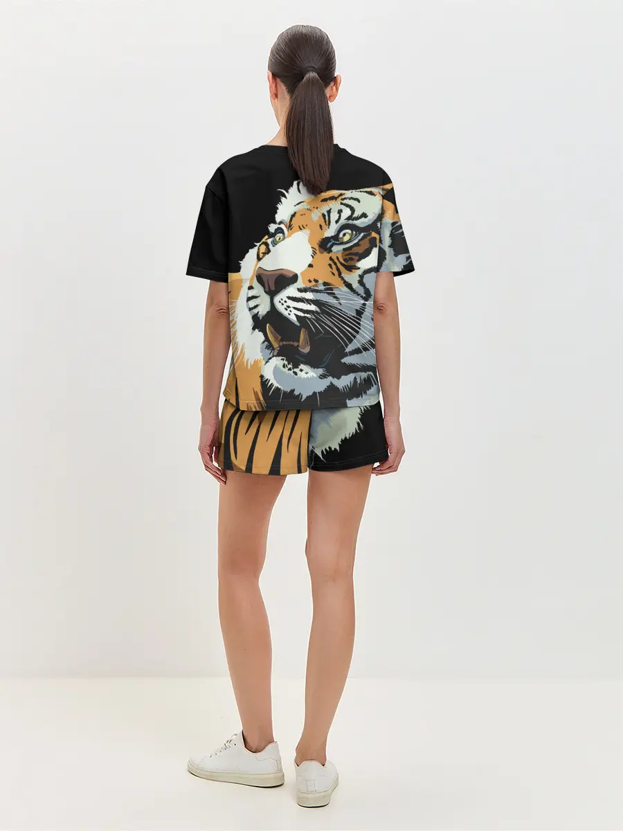 Женская пижама с шортами / Тигр перед атакой