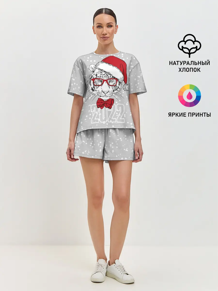 Женская пижама с шортами / Белый тигр в шапке Санты