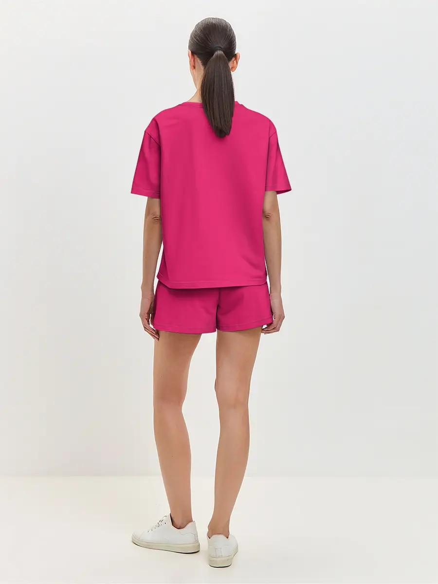 Женская пижама с шортами / Игры на стене