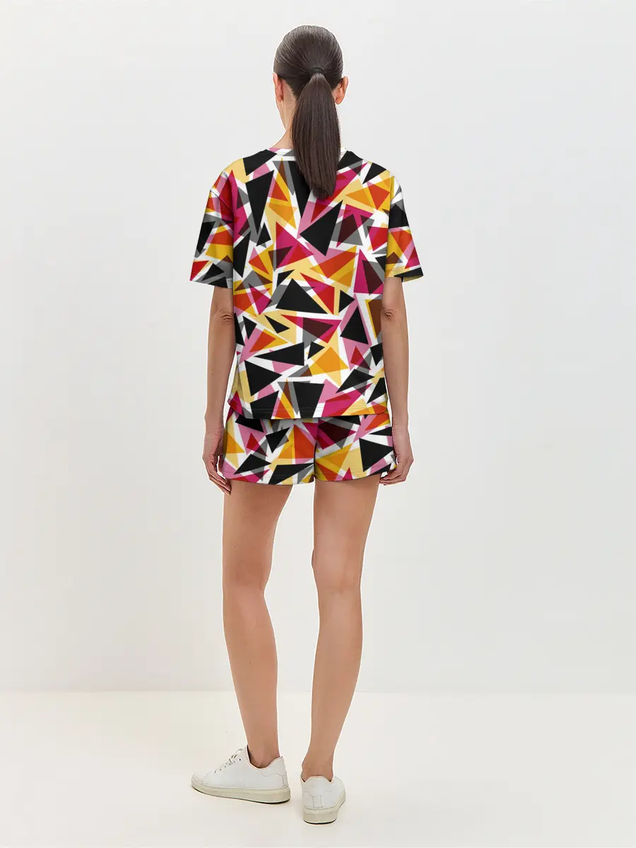 Женская пижама с шортами / Разноцветные треугольники