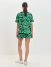 Женская пижама с шортами / Зеленый абстрактный узор