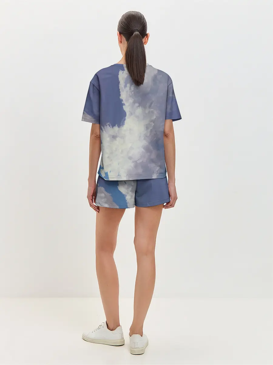 Женская пижама с шортами / Летящая девушка