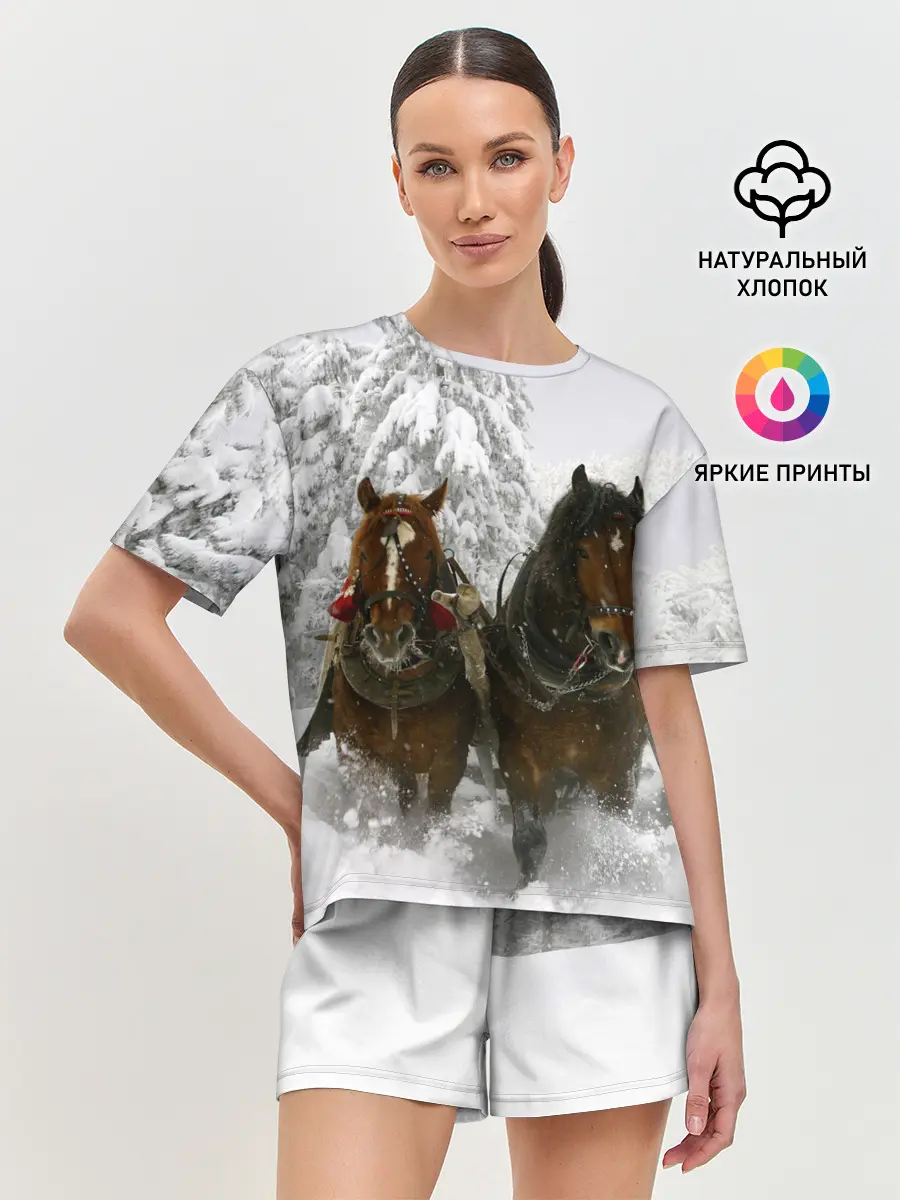 Женская пижама с шортами / Лошади и снег