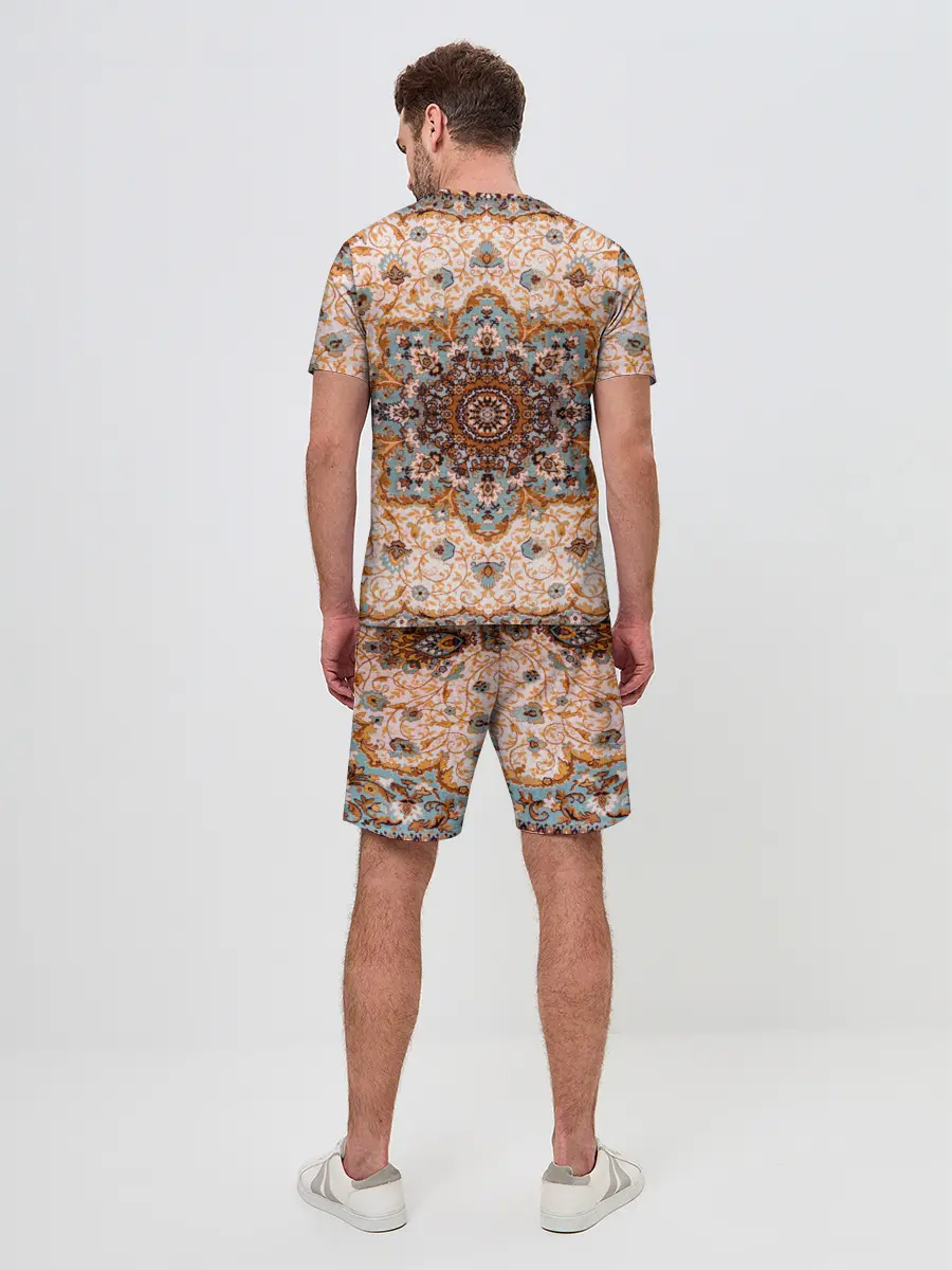 Мужской костюм с шортами / Старый ковер