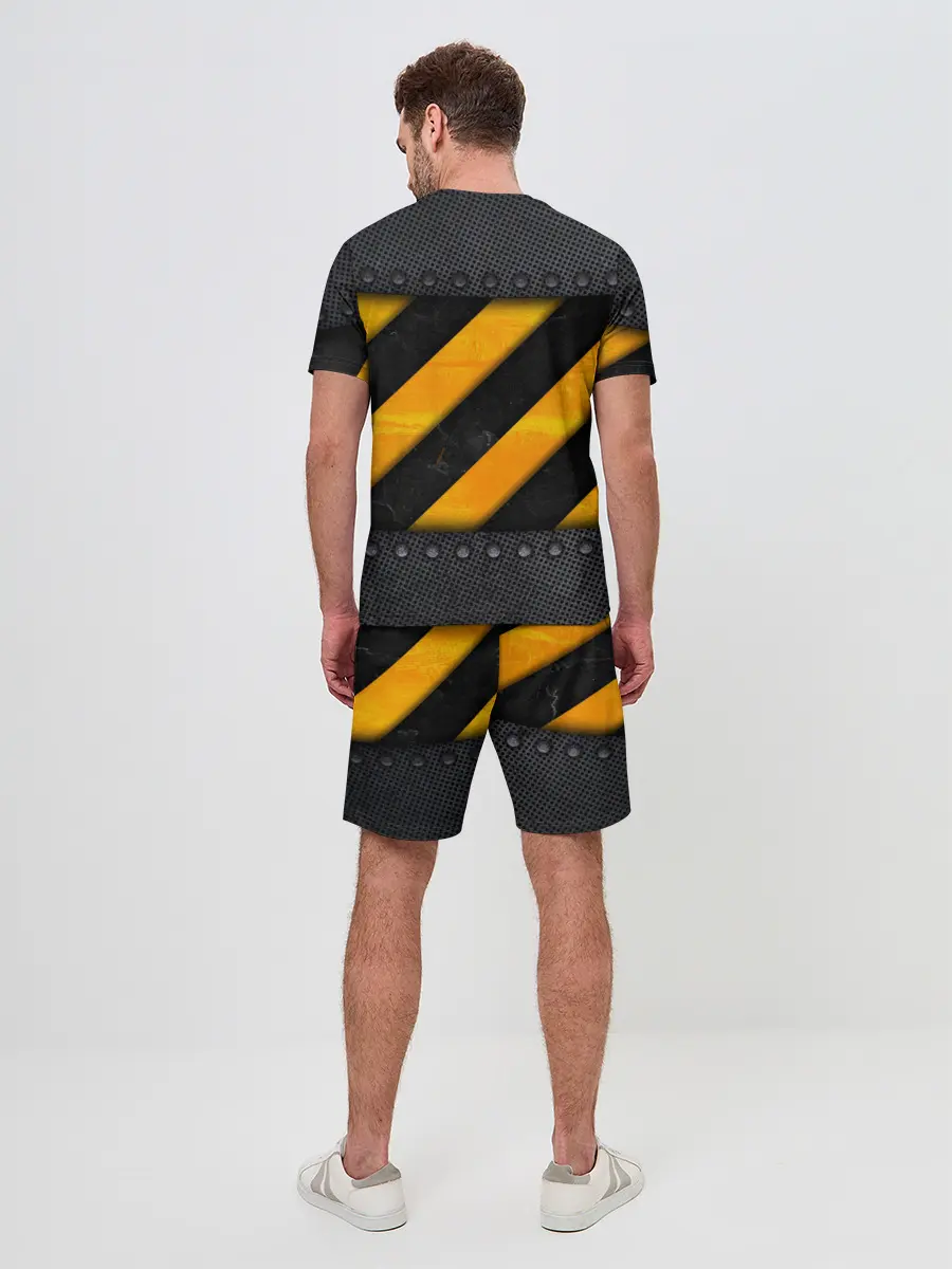 Мужской костюм с шортами / Металлическая преграда