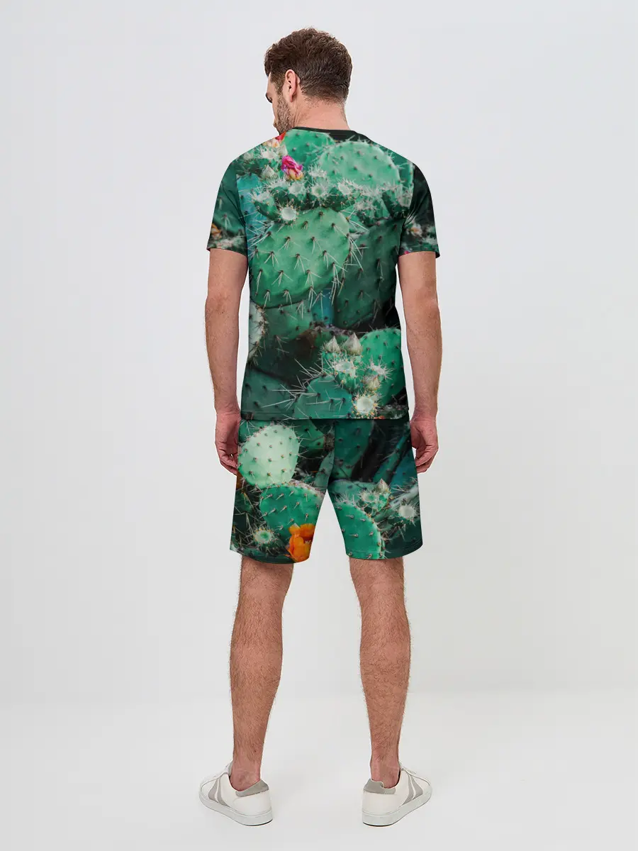 Мужской костюм с шортами / кактусы с цветами реализм
