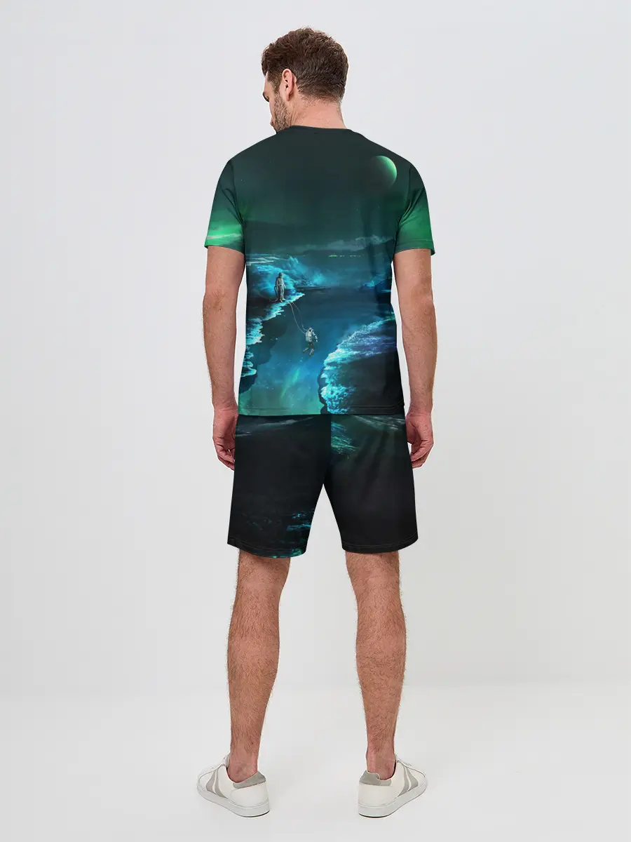 Мужской костюм с шортами / ВЫЖИВШИЙ