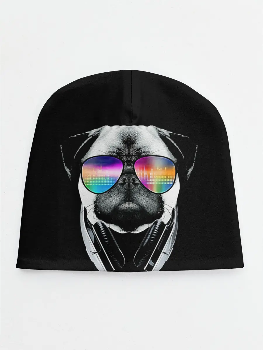 Детская шапка / Мопс в наушниках