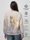 Женский свитшот / Белая лошадь на снегу