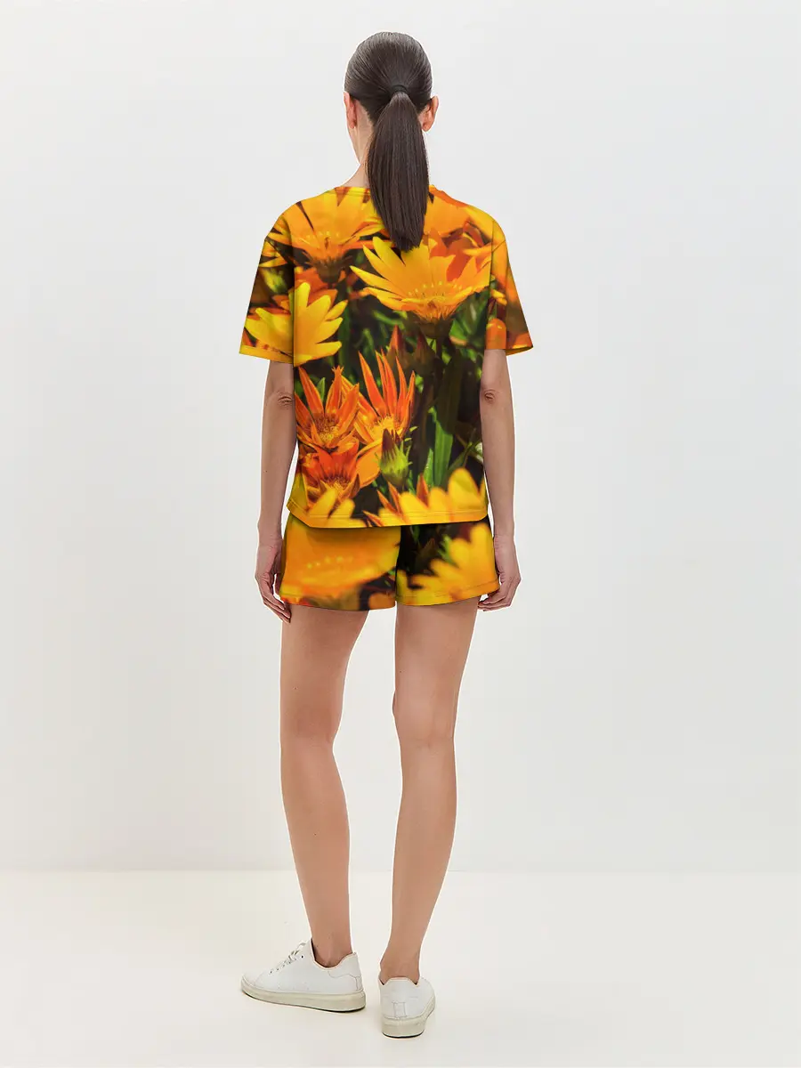Женская пижама с шортами / Желтый цвет весны
