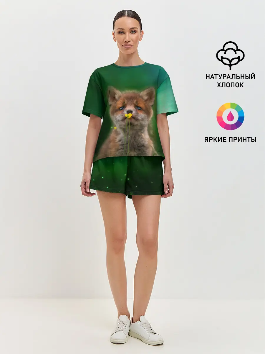 Женская пижама с шортами / Лисенок нюхает цветок