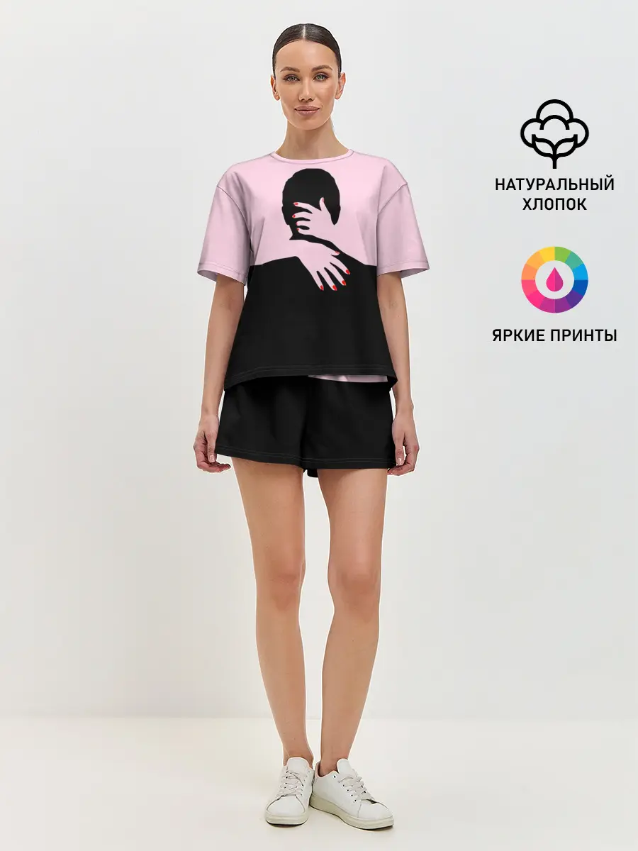 Женская пижама с шортами / Объятия и страсть