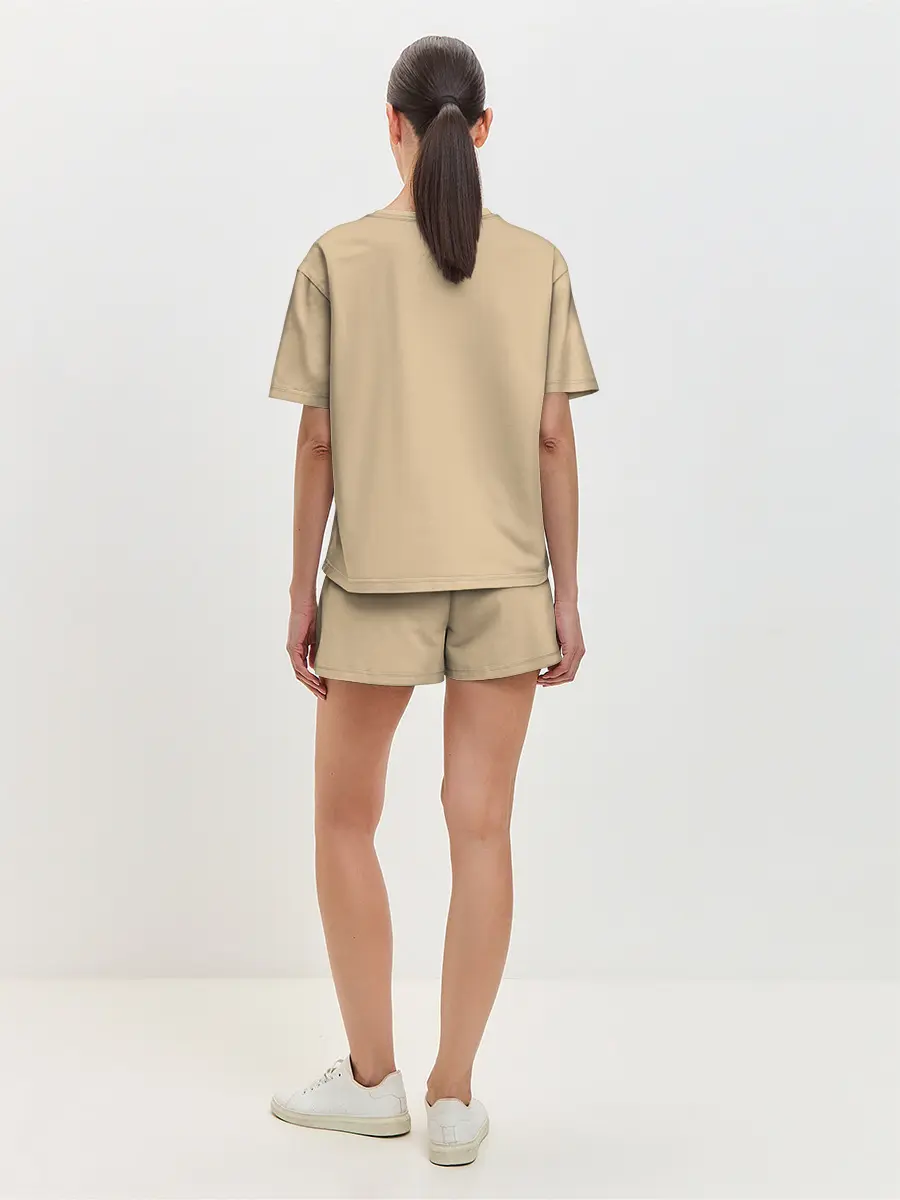 Женская пижама с шортами / ДевушКа слушает Музыку