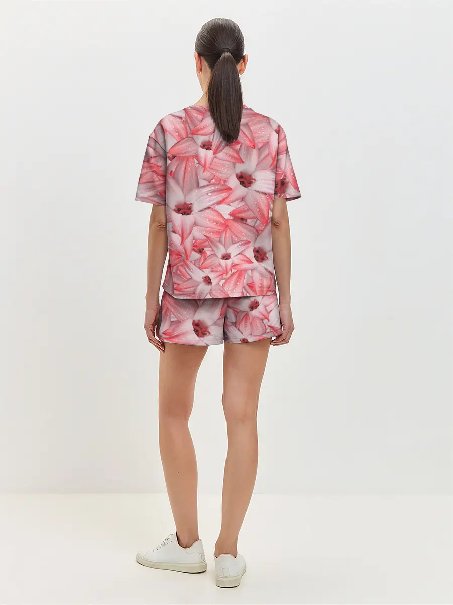 Женская пижама с шортами / Красные Цветы