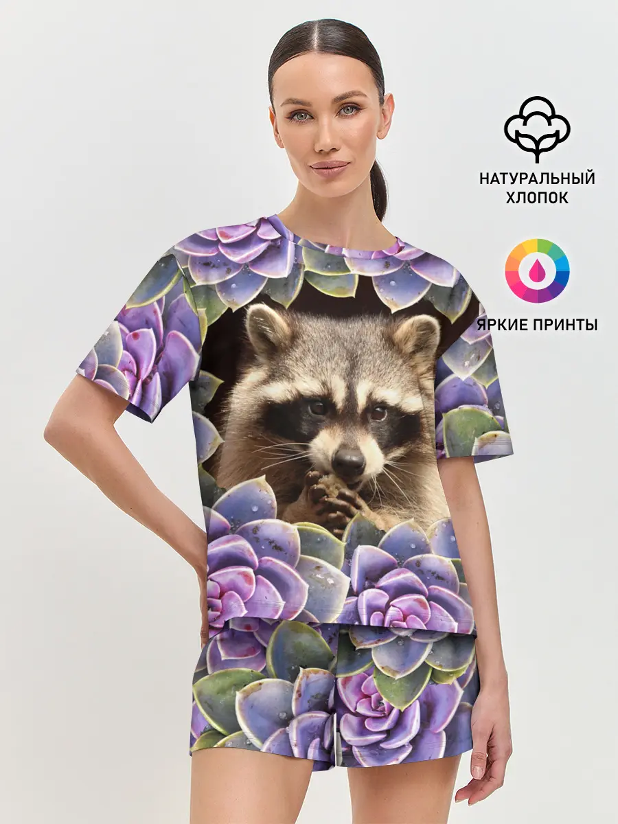 Женская пижама с шортами / Енот среди цветов