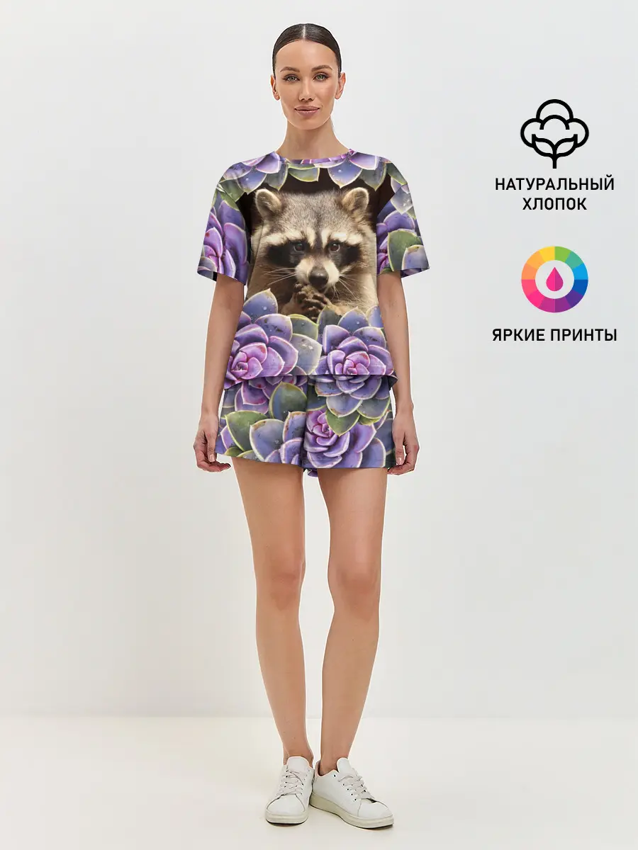Женская пижама с шортами / Енот среди цветов