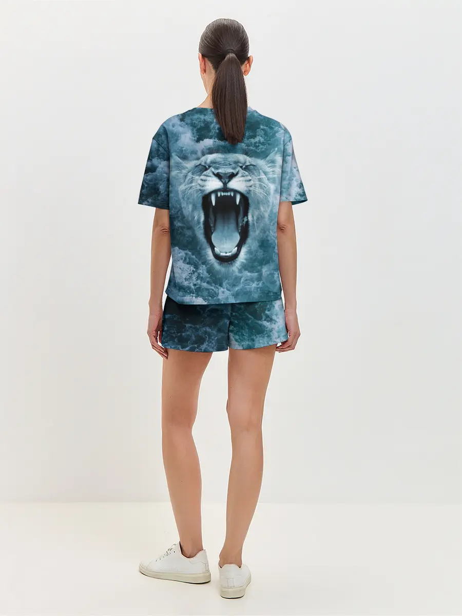 Женская пижама с шортами / Львица в бушующих волнах