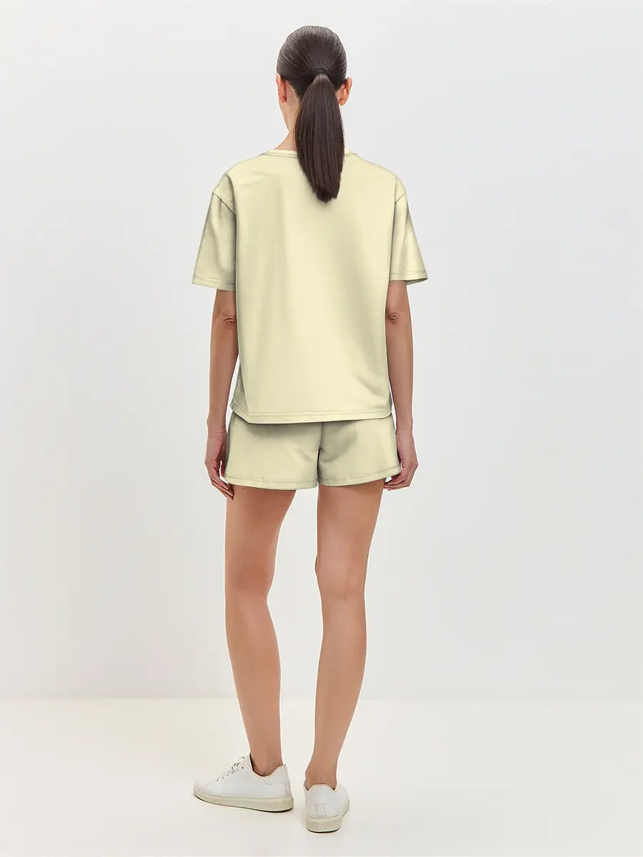 Женская пижама с шортами / жираф на шее