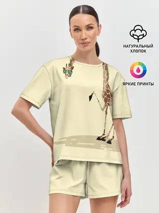 Женская пижама с шортами / жираф на шее