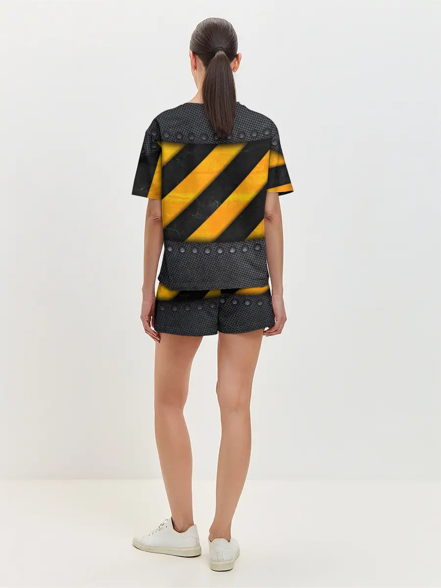 Женская пижама с шортами / Металлическая преграда