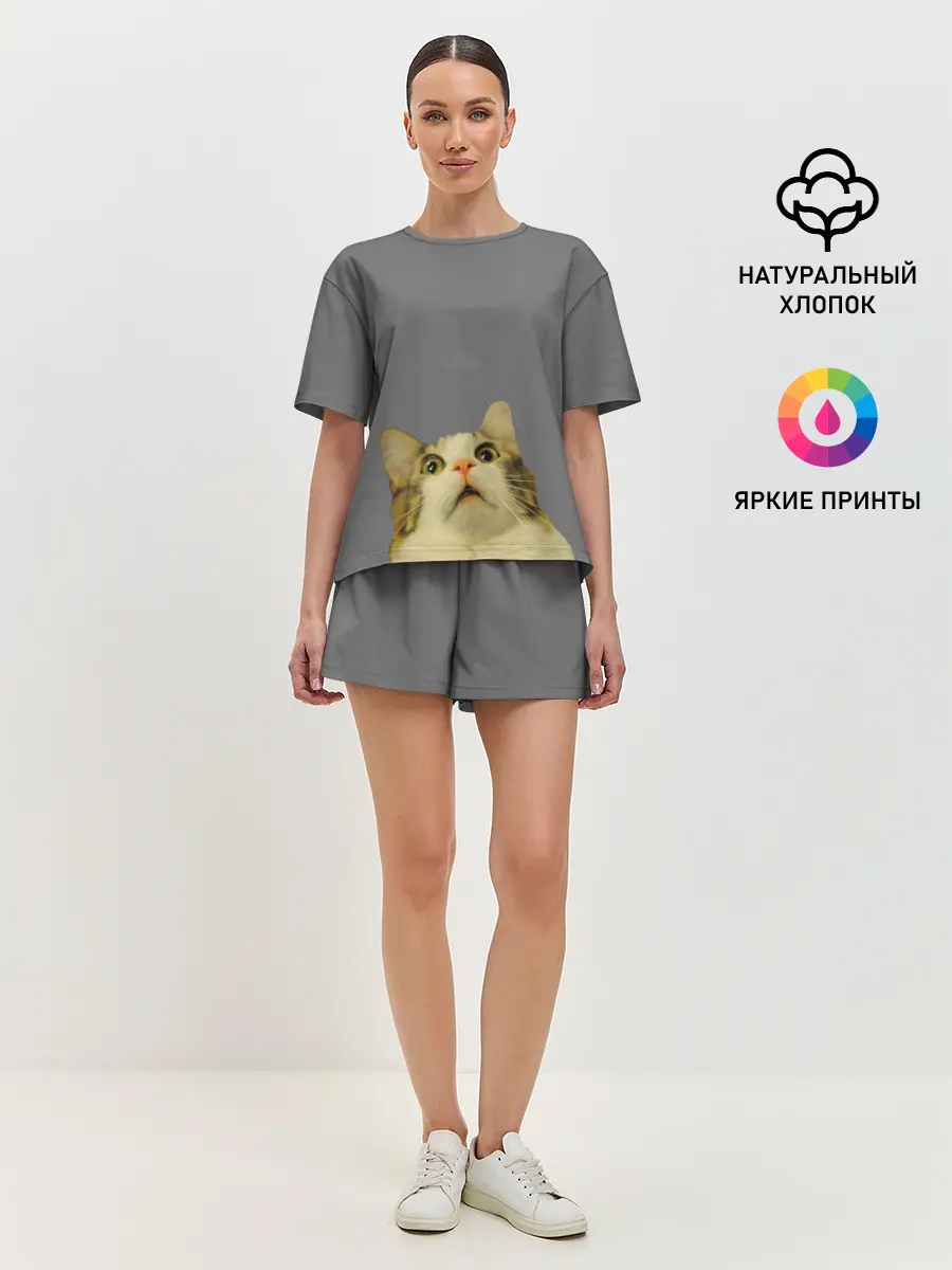Женская пижама с шортами / Коте смотрит вверх